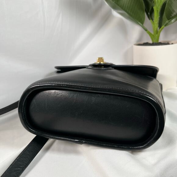 SOLD Coach Vintage Bradley Bucket Camera Bag USA Made Gold Hardware Turnlock - Picture 3 of 14